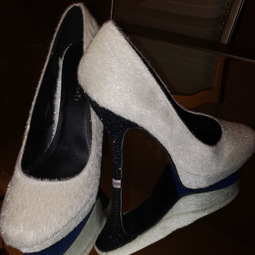 White furry heels 8 1/2